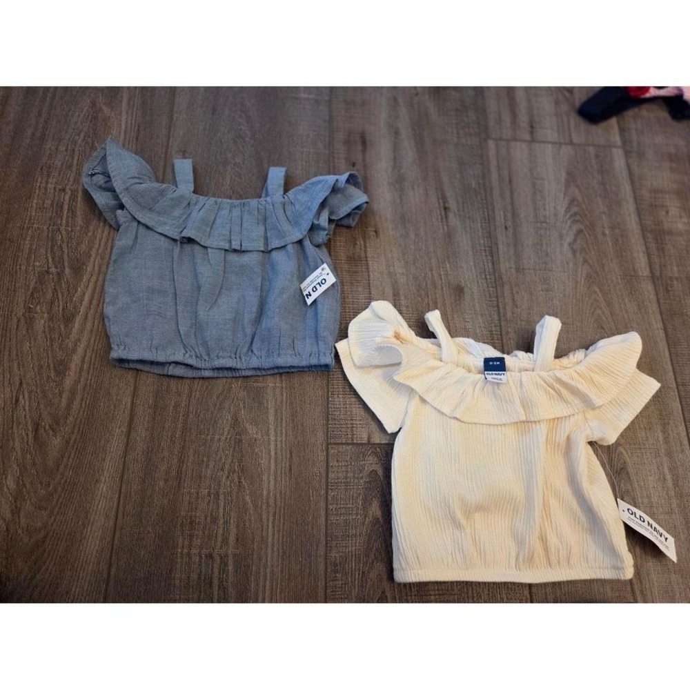 Old navy baby girl top lot 0-3 mos